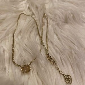 Kendra Scott necklace